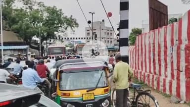 మహబూబ్ నగర్ అర్బన్: టీటీగుట్ట ప్రాంతంలోని రైల్వే గేటు వద్ద వాహనదారుల ఇక్కట్లు, బైపాస్‌ త్వరగా పూర్తి చేయాలని విజ్ఞప్తి #localissue