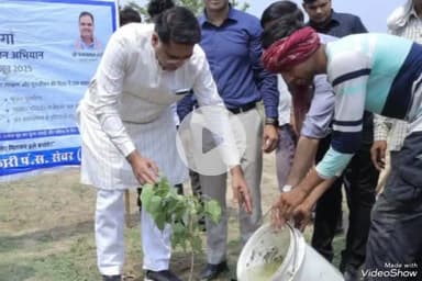 उच्चैन: प्रभारी मंत्री सुरेश रावत ने बांसी खुर्द गांव में तालाब की गहराई का निरीक्षण किया