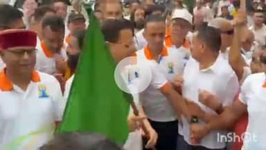देहरादून: अंतर्राष्ट्रीय योग दिवस के अवसर पर सीएम धामी ने गांधी पार्क से एमकेपी कॉलेज तक दौड़ लगाई
