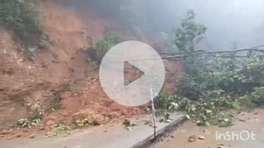 ಶಿರಸಿ: ದೇವಿಮನೆ ಘಟ್ಟದಲ್ಲಿ ಮತ್ತೇ ಗುಡ್ಡ ಕುಸಿತ : ಶಿರಸಿ - ಕುಮಟಾ ರಸ್ತೆ ಸಂಚಾರ ಸಂಪೂರ್ಣ ಬಂದ್