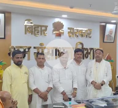 बिहार सरकार में श्रम संसाधन मंत्री श्री संतोष सिंह से उनके कार्यालय पर मुलाक़ात कर बक्सर की स्थिति पर चर्चा हुई ✅✅