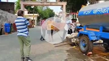 सुल्तानपुर: जिले में गोमती मित्र मंडल के लोगों ने किया श्रमदान, अहमदाबाद प्लेन हादसे पर जताया दुख