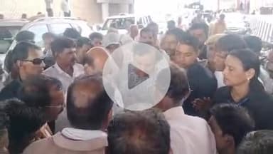 दीगोद: मंडावरा कस्बे में बिजली और पानी की समस्याओं को लेकर ग्रामीणों ने लोकसभा अध्यक्ष ओम बिरला को दिया ज्ञापन