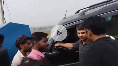 देवसर: ग्राम कसर में तेज रफ्तार स्कॉर्पियो पेड़ से टकराई, तीन लोग घायल