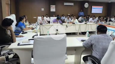 खरगौन: कलेक्टर ने टीएल बैठक में आगामी 19 जून को मुख्यमंत्री के प्रस्तावित दौरे पर चर्चा की