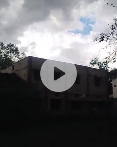 खरगौन: जिले के धूलकोट क्षेत्र में जोरदार बारिश से नदी-नालों में आई बाढ़, लोगों ने जान जोखिम में डालकर किया पुल पार