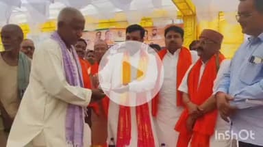 नानपारा: मंगलीनाथ मंदिर परिसर में संकल्प से सिद्धि कार्यक्रम आयोजित, आवास लाभार्थियों को मिला प्रमाण पत्र