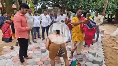 ଜଟଣୀ: ବୁଢାପଡା ସୋମନାଥ ମନ୍ଦିର ପରିସରରେ ସୌନ୍ଦର୍ଯ୍ୟକରଣ କାର୍ଯ୍ୟର ଶିଳାନ୍ୟାସ କଲେ ବିଧାୟକ