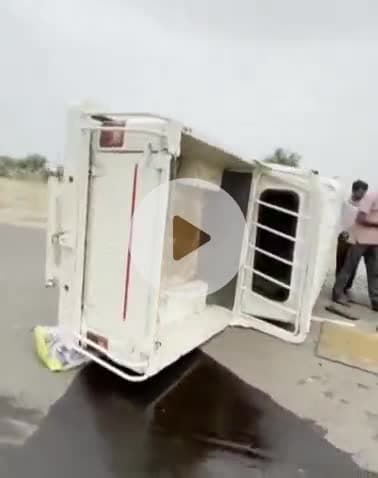 पचपदरा: मुंगड़ा उमरलाई रोड पर बोलेरो कैंपर और कार में हुई जबरदस्त भिड़ंत, हादसे में पांच लोग गंभीर रूप से घायल