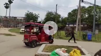 बाढ़: बाढ़ के गुलाब बाग के पास ई-रिक्शा से गिरकर युवक ज़ख्मी