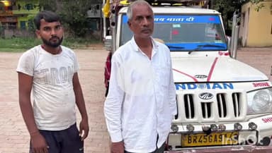 भभुआ: हनुमान घाटी से पुलिस ने एक पिक-अप में लदी अवैध रूप से 6 मवेशियों के साथ 2 अभियुक्तों को किया गिरफ्तार