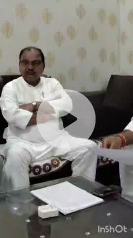 उच्चैन: राज्य मंत्री जवाहर सिंह बेढंम ने सर्किट हाउस में अधिकारियों की बैठक ली