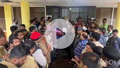 ಶಿರಸಿ: ಹೊಸ ಆಟೋ ಪರವಾನಿಗೆ ತಾತ್ಕಾಲಿಕ ತಡೆ ಹಿಡಿಯಲು ಆಗ್ರಹಿಸಿ ಆಟೋ ಚಾಲಕ, ಮಾಲಕರ ಸಂಘದಿಂದ ಸಹಾಯಕ ಆಯುಕ್ತರ ಕಚೇರಿಯಲ್ಲಿ ಮನವಿ