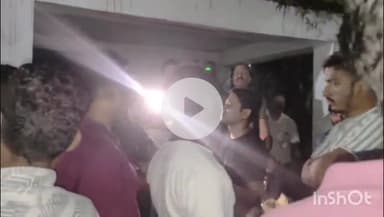 कटनी नगर: अघोषित बिजली कटौती से परेशान लोगों ने गणेश चौक स्थित विद्युत कार्यालय का किया घेराव, मौके पर पहुंची कोतवाली पुलिस