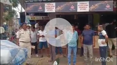 गोपालगंज: सदर अस्पताल के मुख्य गेट के पास दुकान की छत से मिला अज्ञात युवक का शव, पुलिस ने पोस्टमार्टम के लिए भेजा