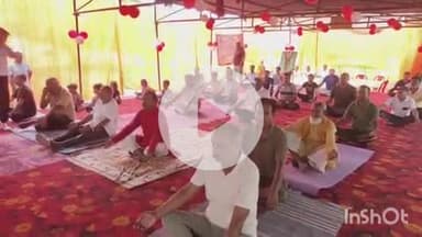 बलरामपुर: योग सप्ताह के अंतर्गत तुलसी पार्क में योगाचार्य अजय मिश्रा द्वारा कराया गया योगाभ्यास