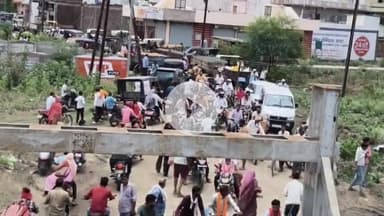 बीना: नए बस स्टैंड के पास स्थित अंडर ब्रिज में लगा जाम, वाहन चालक होते रहे परेशान
#jansamasya