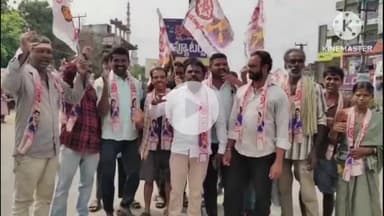 తొర్రూర్: అర్హులైన వారికి ఇందిరమ్మ ఇండ్లు కేటాయించాలని, తోరూర్ లో ఖమ్మం వరంగల్ హైవేపై ,జనసేన పార్టీ ఆధ్వర్యంలో ధర్నా