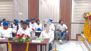 मिर्ज़ापुर: भारतीय वन्यजीव संस्थान द्वारा पर्यावरण मंत्रालय के सहयोग से जिला पंचायत सभागार में दो दिवसी नाविक प्रशिक्षण हुआ संपन्न