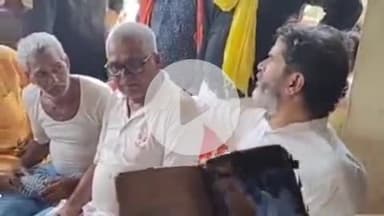 भोरे: जनसुराज के सूत्रधार प्रशांत किशोर चफवा गांव में शहीद मनीष तिवारी के घर पहुंचे, राजनीतिक दलों पर बरसे