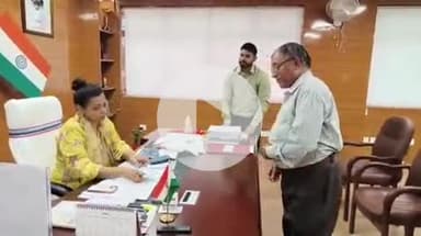 गुमला: डीसी ने समाहरणालय सभागार में जन शिकायत निवारण दिवस का आयोजन किया