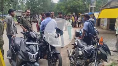 गुमला: करमडीपा चौक में वाहन चेकिंग के दौरान सड़क सुरक्षा जागरूकता अभियान, ड्राइवरों को किया गया सतर्क