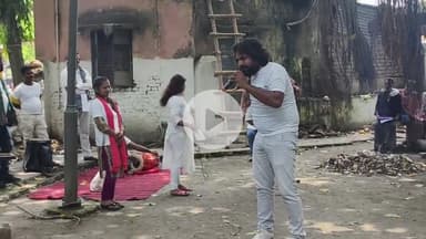 कटिहार: समाहरणालय के समक्ष नुक्कड़ नाटक के माध्यम से पशु पालन और सरकारी योजनाओं के बारे में दी गई जानकारी