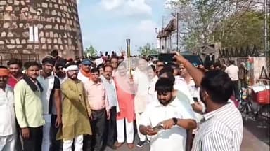 झांसी: राष्ट्रभक्त संगठन की महारानी लक्ष्मीबाई बलिदान ज्योति यात्रा झांसी किले से ग्वालियर के लिए हुई रवाना