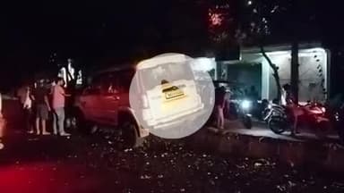 रहुई: मिल्की पुल पर तेज रफ्तार स्कॉर्पियो डिवाइडर पर चढ़ी, यात्री बाल-बाल बचे