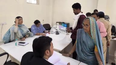 खरगौन: कलेक्टर कार्यालय में आयोजित जनसुनवाई में 107 आवेदन हुए प्राप्त, संयुक्त कलेक्टर व अन्य अधिकारियों ने सुनीं समस्याएँ