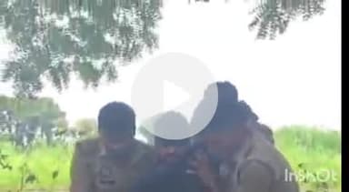 प्रतापगढ़: भदोही गांव के पास पुलिस ने मुठभेड़ में शातिर अभियुक्त रियाज के पैर में गोली मारकर किया गिरफ्तार