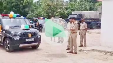 सुल्तानपुर: पुलिस अधीक्षक ने सुल्तानपुर जनपद में नई डायल-112 गाड़ियों को दिखाई हरी झण्डी, आपातकालीन सेवा होगी और अधिक सशक्त