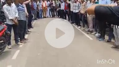 श्योपुर: एसपी दफ्तर के बाहर हिन्दू संगठन शक्तिदल का प्रदर्शन, पुलिस अधीक्षक को सौंपा ज्ञापन