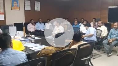 मंझनपुर: मंझनपुर में सीडीओ ने ई ऑफिस में कार्रवाई न करने वाले कार्यालय अध्यक्षों के साथ की समीक्षा बैठक