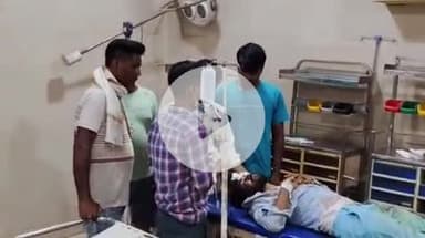 खड्डा: बैकुंठपुर में पंचायत के दौरान दो पक्षों में जमकर मारपीट, कई घायल, एक की हालत गंभीर, जिला अस्पताल से गोरखपुर रेफर
