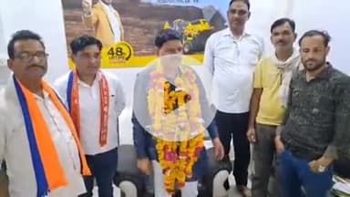 झांसी: अपना दल एस अल्पसंख्यक मंच के प्रदेश अध्यक्ष बने अहमद खान मंसूरी, मनु विहार में किया गया सम्मानित