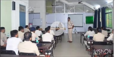 बेगूसराय: पुलिस लाइन में पुलिस पदाधिकारियों का दो दिवसीय प्रशिक्षण कार्यक्रम आयोजित, DIG ने दिए कई निर्देश