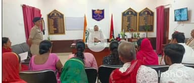 बेगूसराय: कार्यालय कक्ष में एसपी ने लगाया जनता दरबार, 30 फरियादियों की सुनी फरियाद
