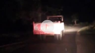 पीलीभीत: नहरोसा शारदा नदी से रात के अंधेरे में अवैध रेत खनन, वीडियो सोशल मीडिया पर हुआ वायरल