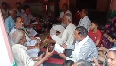 पोरसा: भगवान गोवर्धन गिर्राजी मंदिर में विश्व शांति के लिए संगीतमय सुंदरकांड पाठ का आयोजन, ठंडाई प्रसाद वितरण