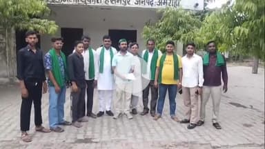 हसनपुर: तहसील पर भाकियू अम्बाबत के पदाधिकारी ने वन विभाग की जमीन से कब्जा मुक्त करने की मांग को लेकर एसडीएम को सौंपा ज्ञापन