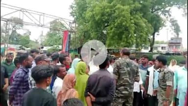 गिरिडीह: सुंदरटांड हिंसा के विरोध में ग्रामीणों ने घेरा पचंबा थाना, घायल आलम अंसारी की हालत रांची में नाज़ुक