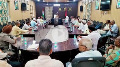 रामपुर: पुलिस लाइन सभागार में अपर पुलिस अधीक्षक ने पुलिस पेंशनर्स के साथ किया गोष्ठी का आयोजन