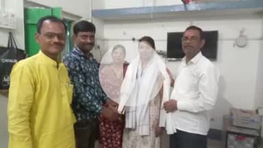 झाझा: चांय गांव में नीट एक्जाम में सफल छात्रा प्रीति कुमारी के आवास पर पहुंचे भाजपा के नेता