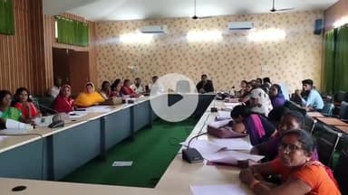 गिरिडीह: गांडेय और गिरिडीह के निर्वाचन संबंधित अधिकारियों को गिरिडीह प्रखंड सभागार में दिया गया प्रशिक्षण