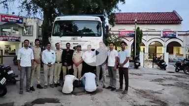 *थाना कोतवाली पुलिस द्वारा चोरी गए डंपर को किया बरामद दो आरोपी गिरफ्तार* राजकुमार जायसवाल ने रिपोर्ट पर कार्यवाही।