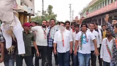 सांगोद: बपावर में अवैध खनन के खिलाफ कांग्रेस ने किया विरोध प्रदर्शन, CM के नाम नायब तहसीलदार को सौंपा ज्ञापन