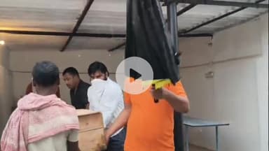 लोहरदगा: भक्सो मुक्ति धाम के पास चलती ट्रेन से कूदकर जान देने वाले युवक की 72 घंटे बाद भी नहीं हुई पहचान, किया गया सुपुर्द-ए-ख़ाक