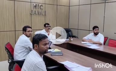 जमुई: मुख्य सचिव ने VC के माध्यम से केंद्र सरकार की योजनाओं की समीक्षा की, NIC कक्ष में DM व अन्य पदाधिकारी हुए शामिल