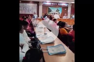 बलरामपुर: पानी संस्थान द्वारा बुनियाद परियोजना के एक वर्ष पूर्ण होने पर विकास भवन में जिला स्तरीय कार्यशाला का किया गया आयोजन